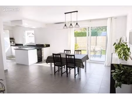 maison de 2013 très bien entretenue prête à habiter