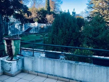 a vendre : appartement t4 moderne et lumineux  traversant est/ouest  situé à 3 minutes à p