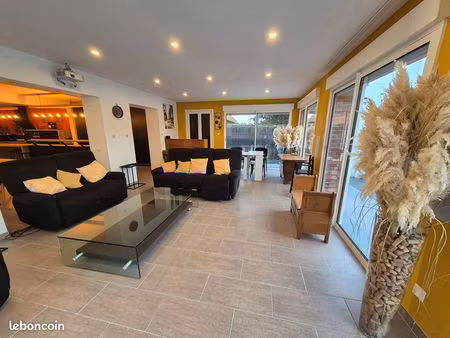 propriété 8 pièces 220 m²