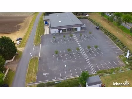 local commercial 1200m²