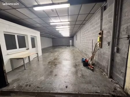 hangar entrepot local commercial bureau 200m2