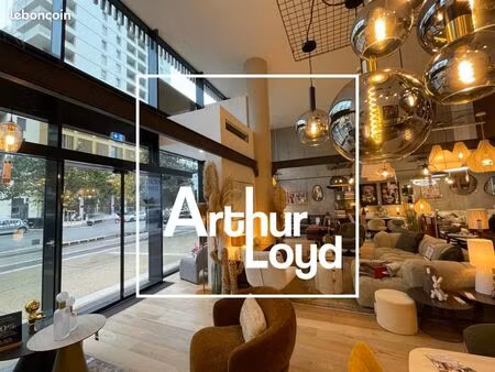 local commercial 213 m²