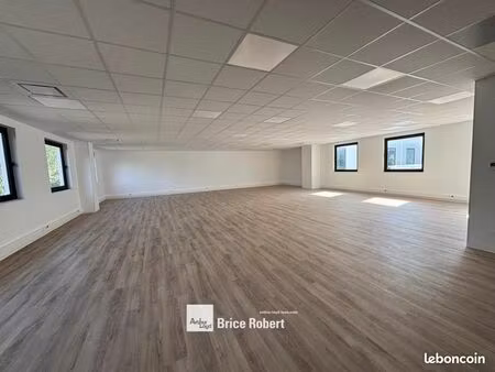 bureaux 154 m²
