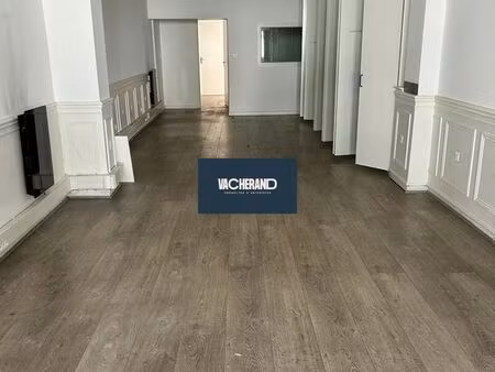 local commercial 93 m² lille