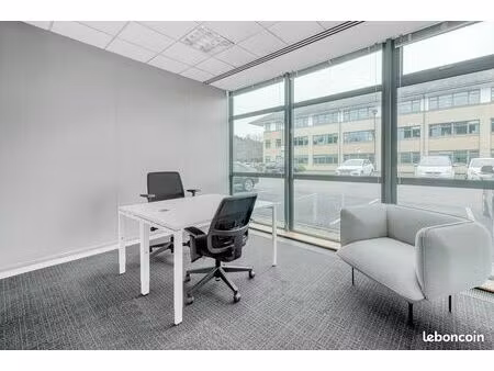 bureau privé à louer pour 2 personnes à lille  euralille 3