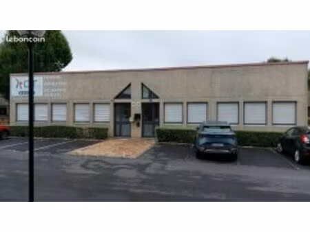 a louer bureaux / showroom / stockage