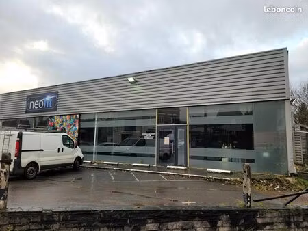 local commercial 1 000 m²