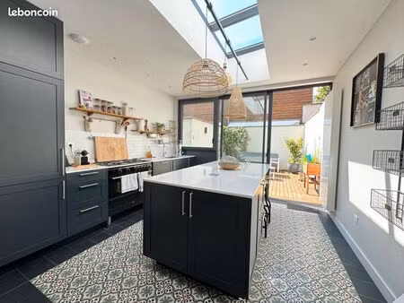 jolie maison 6 chambres  terrasse et garage à la madeleine