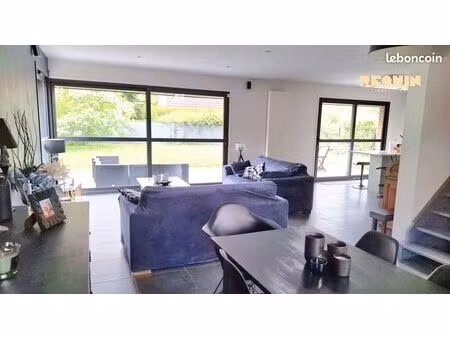 villa 6 pièces 133 m²