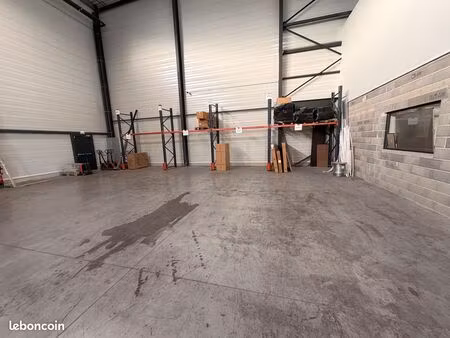 sous-location – dépôt avec bureau – nîmes