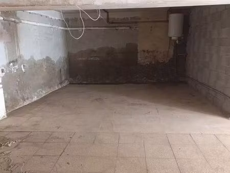 parking/box 88 m² bassan