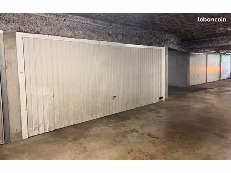 grand garage ultra sécurisé