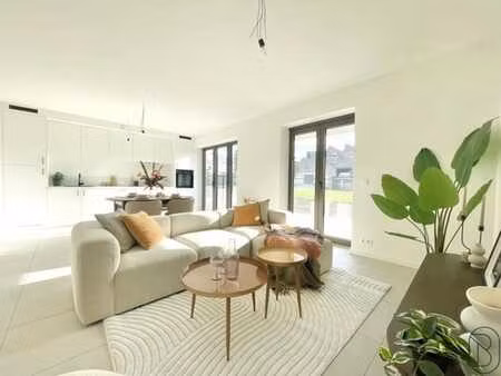 beau projet moderne et économe en énergie vue sur la verdure