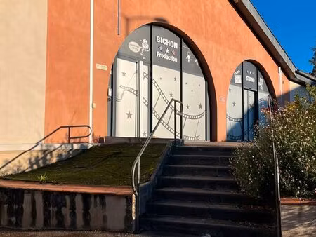 bureaux et espace refais à neuf en location espace pro avec bureaux  salle de réunion  ope