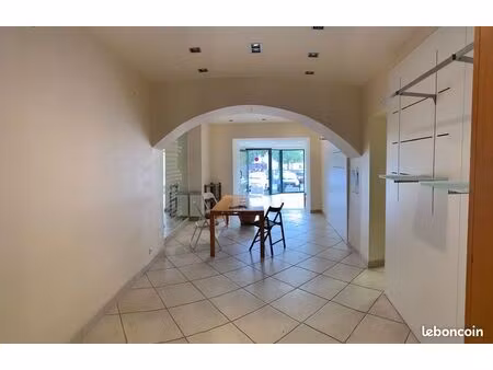 excellent local commercial 100m2 en coeur de ville