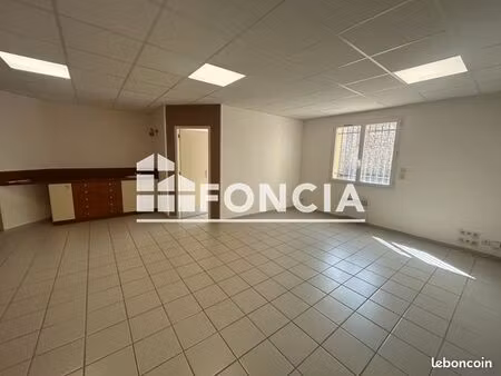 local commercial 52 m²
