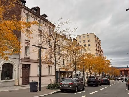 dépôt artisan local de stockage