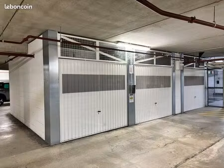 box garage parking sécurisé
