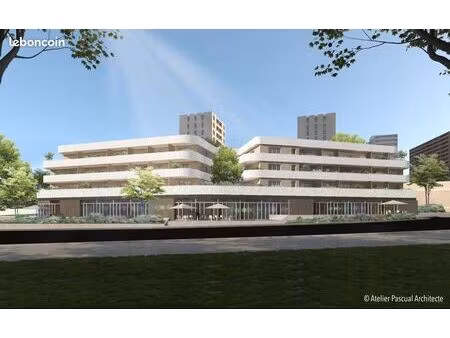 4 locaux commerciaux à louer : 48 m² - 82 10 m² - 108 95 m² - 118 70 m²