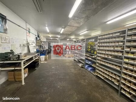 local d'activité 600 m²