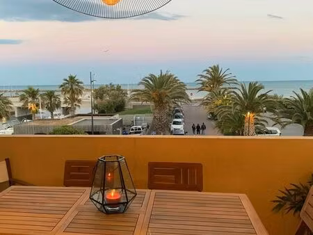 superbe appartement 1 ére ligne bord de plage vue imprenable mer  marina et mont saint cla