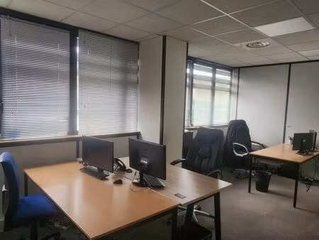 espace de travail professionnel en location