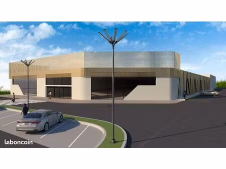 local 1100 m² calais