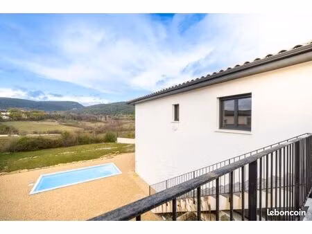 maison 5 pièces 266 m²