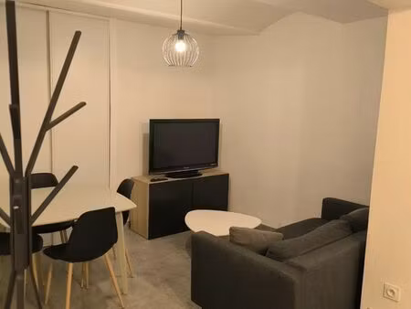 appartement dans petit village de fournes  proche pont du gard - urgent cause séparation