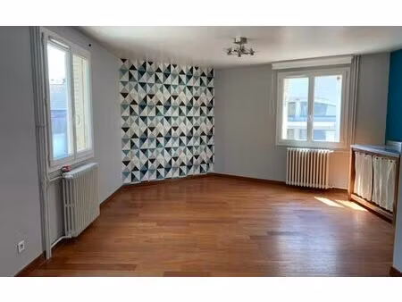 location appartement  78 m² t-3 à le creusot  692 €