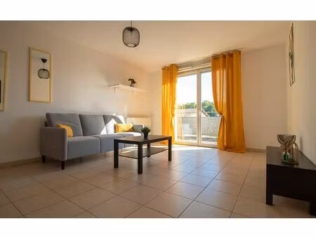 location appartement  67.15 m² t-3 à toulouse  842 €