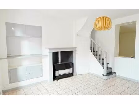 location maison  68.33 m² t-3 à amiens  715 €