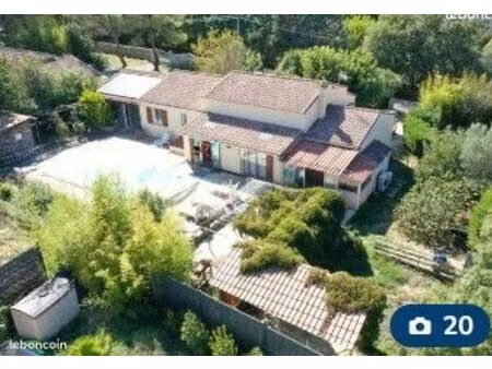 maison rénovée avec piscine et studio