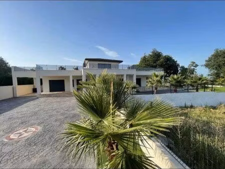 unique dans la régions maison contemporaine 200m2 piscine débordement