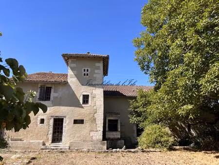 maison du xviiiè dans un hameau