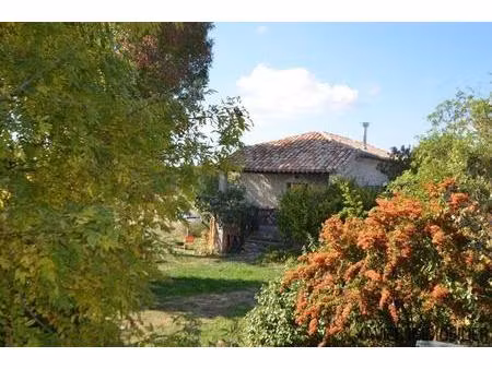ferme en pierre entièrement rénovée avec une maison d'amis indépendante et une grange ...