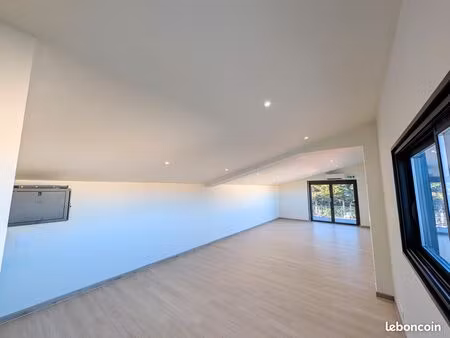 bureaux 50 m² – zi l’ardoise – câblé réseau  parking privatif & terrain