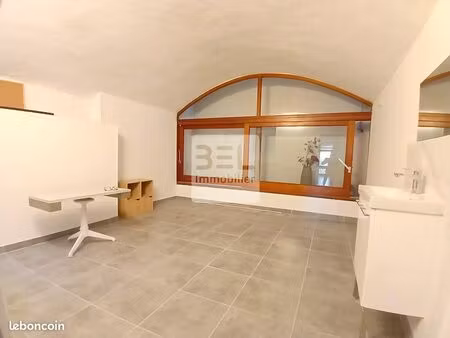 local 72 m² laudun-l'ardoise