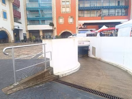 hendaye plage place de parking couverte et sécurisée