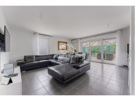 bel appartement avec terrasse et jardin