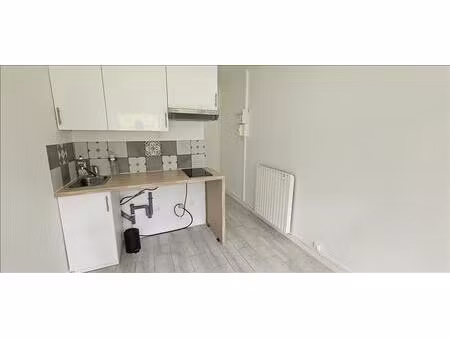 appartement - rdc - 15 m2 - 1 pièce - non meublé