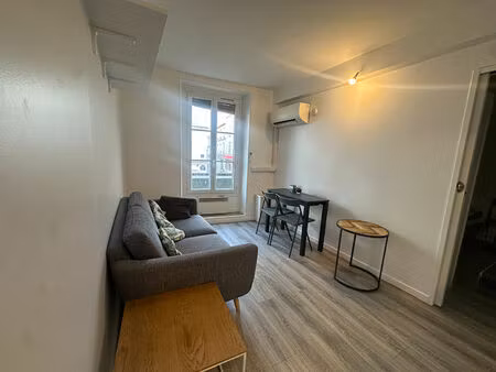 appartement renove 2 pieces meuble paris 18 - 2 pièce(s) - 25.06 m2