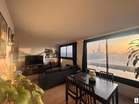 t2 d'exception vue cathédrale notre-dame ? rouen historique