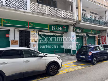 local professionnel / commercial 175 m2 env. immeuble su