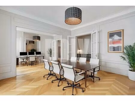 doly // local professionel paris 7 // gros cailloux