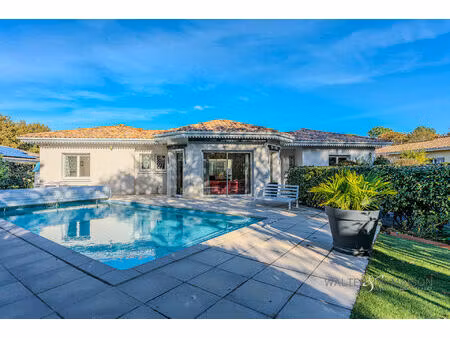 maison contemporaine avec patio et piscine à andernos-les-bains