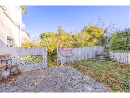 maison 2 chambres 52m2 (103m2 au sol) à rénover