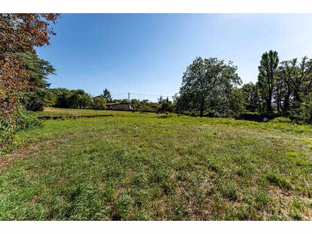 terrain constructible de 1846 m2 orienté sud ouest