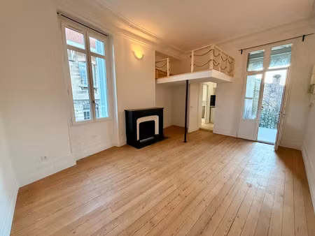 location appartement 1 pièce 29.98 m² à bordeaux (33000)  780 €