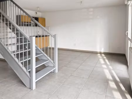 location appartement 3 pièces 65 m² à roques (31120)  727 €